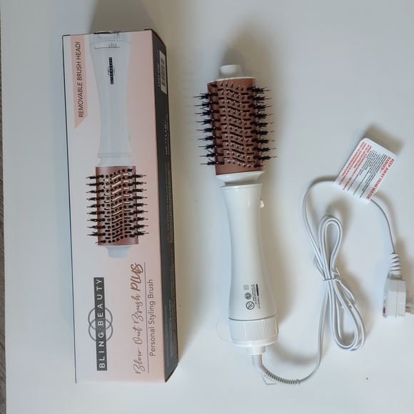 NEW IN BOX. BLOW OUT BRUSH PLUS - Picture 1 of 2